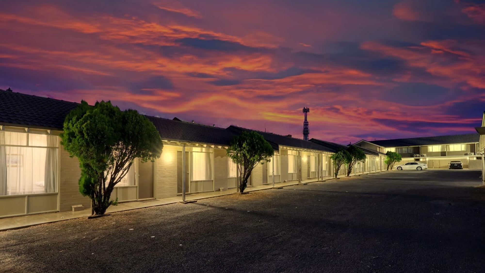 Coachman Hotel Motel พาร์กส์ ภายนอก รูปภาพ